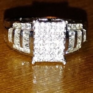 Sterling Silver Engagement Ring with Square Centerpiece and Pavé Stones Beautifu